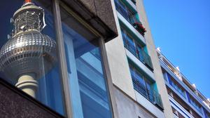 In Berlin beschweren sich Mieter reihenweise über zu hohe Mieten – doch die Bezirke kommen nicht ins Handeln. Foto: Thomas Schubert