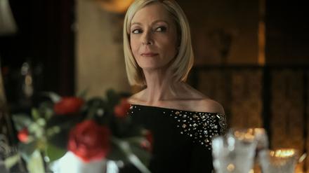 Allison Janney als Grace Penn.