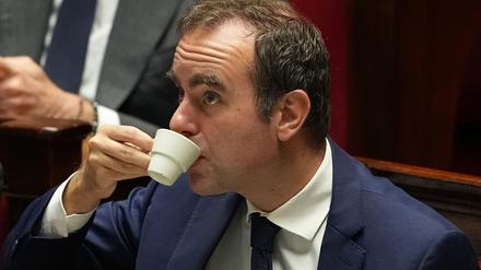 Die beiden Misstrauensanträge gegen die Regierung von Premier Lecornu sind gescheitert.