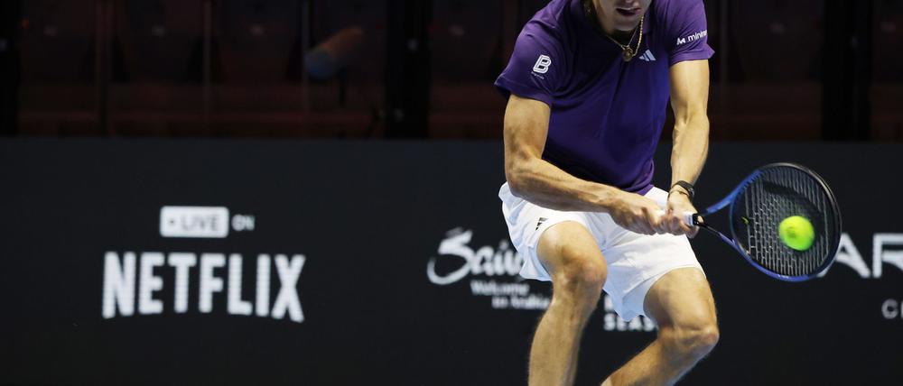 Nach nur einem Match war für Alexander Zverev Schluss beim Show-Turnier in Saudi-Arabien.
