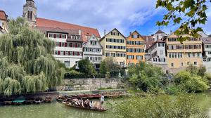 Auf einer Fahrt über den Neckar erschließt sich der Charme am besten.