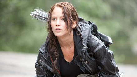Jennifer Lawrence als Katniss in der Arena in einer Szene des Films „Die Tribute von Panem - Tödliche Spiele“