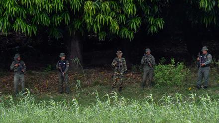 Venezuela verstärkt sein Militäraufgebot an der Grenze zu Kolumbien.