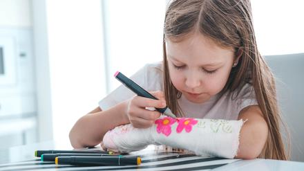 Bis zum 18. Lebensjahr erleidet etwa jedes vierte Kind einen Knochenbruch.