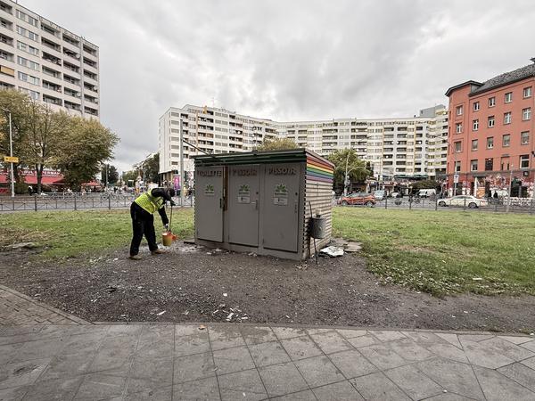 Martin vor dem Kotti-Klo