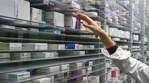 Künftig sollen Apotheken unter bestimmten Voraussetzungen chronisch Kranken verschreibungspflichtige Medikamente auch ohne Rezept verkaufen dürfen. 