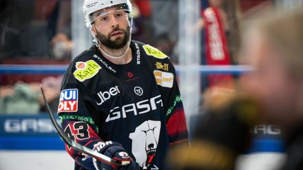 Angreifer Andreas Eder erzielte beim Sieg der Eisbären Berlin gegen Wolfsburg den entscheidenden Treffer.