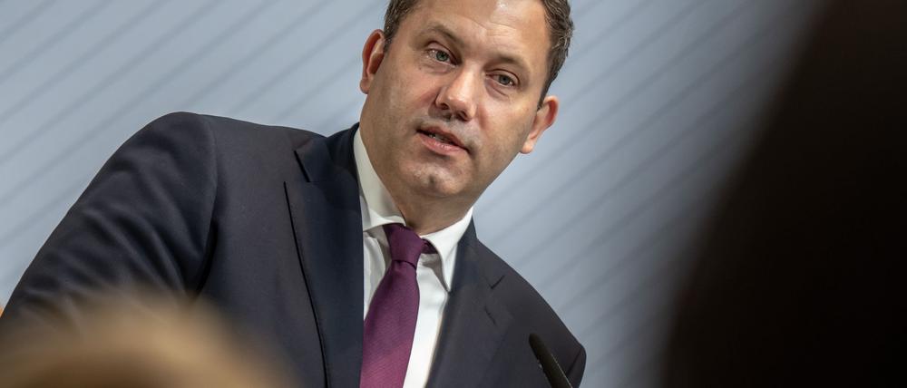 SPD-Chef Lars Klingbeil plant in Brandenburg an der Havel einen Bürgerdialog mitten im OB-Wahlkampf. (Archivbild)