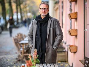 Die von ihm geschaffene Figur will nicht mehr weitermachen wie bisher. Falk Richter selbst denkt nicht ans Aufhören.