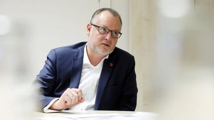 Möglichst knallig. Falko Liecke schlägt in Neukölln ähnlich scharfe Töne an wie einst der ehemalige Bürgermeister des Bezirks Heinz Buschkowsky (SPD). Lieckes Themen: Migration, Integration und innere Sicherheit. Darüber schreibt der CDU-Politiker auch in seinem Buch.