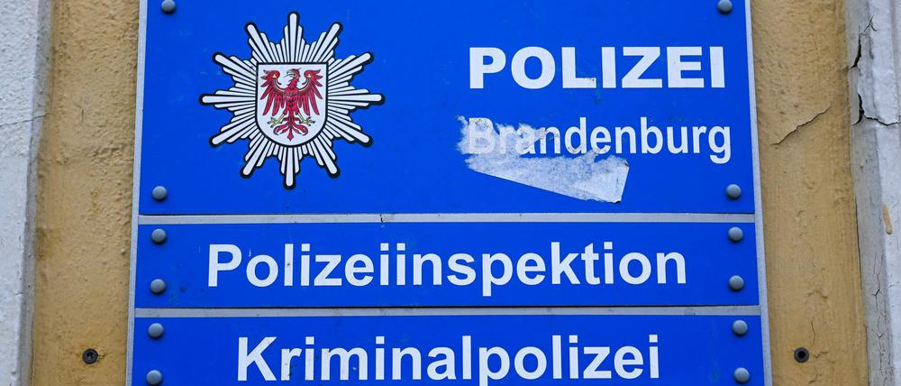 Die Polizeiinspektion Potsdam erinnert mit einem Gedenkkonzert in Werder an den 1995 im Dienst getöteten Polizisten Martin Heinze. (Symbolbild)