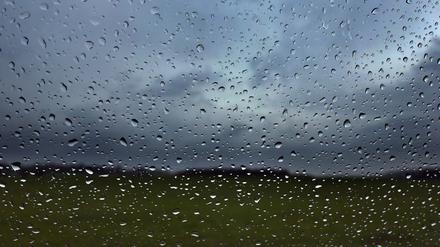 Nach dem sonnigen Wochenende wird es in Berlin und Brandenburg ungemütlich. (Symbolbild)