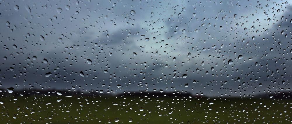 Nach dem sonnigen Wochenende wird es in Berlin und Brandenburg ungemütlich. (Symbolbild)