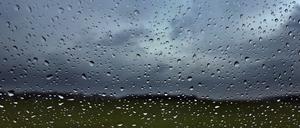 Nach dem sonnigen Wochenende wird es in Berlin und Brandenburg ungemütlich. (Symbolbild)