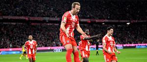 Harry Kane steht in der Luft – und rutscht manchmal auch über den Boden.