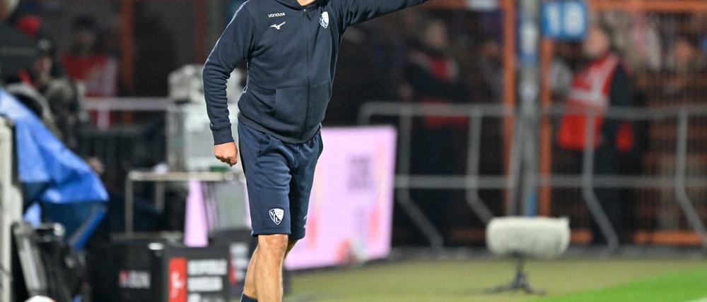 Trotz niedriger Temperaturen mit kurzer Hose: Bochum-Coach Rösler