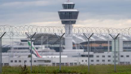 Der Flugverkehr wurde am Morgen wieder regulär aufgenommen. (Symbolbild)