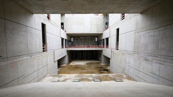 Berlin Modern im Rohbau. In dem Neubau neben der Neuen Nationalgalerie mit gut 9000 Quadratmetern Fläche wird künftig die Sammlung zur Kunst des 20. Jahrhunderts ausgestellt. 