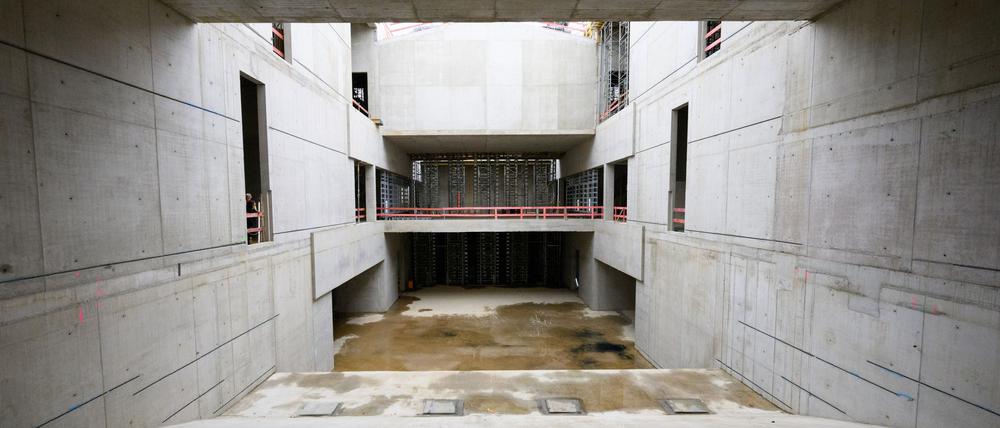 Berlin Modern im Rohbau. In dem Neubau neben der Neuen Nationalgalerie mit gut 9000 Quadratmetern Fläche wird künftig die Sammlung zur Kunst des 20. Jahrhunderts ausgestellt.