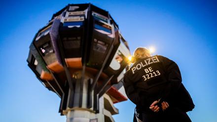 Mehr als ein Dutzend Personen hatten den Bierpinsel in Steglitz für mehrere Stunden besetzt. 