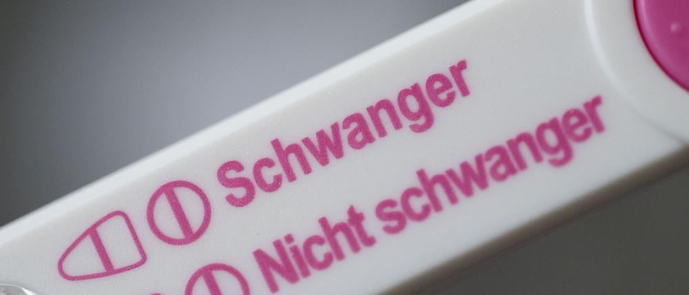 Nach einem positiven Schwangerschaftstest benötigen viele Frauen Beratung. (Symbolbild)