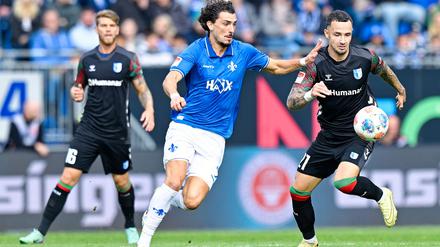 Viel Mittelfeld-Kampf beim Zweitliga-Duell in Darmstadt.