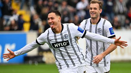 Younes Ebnoutalib (vorn): Hattrick gegen Fürth. 