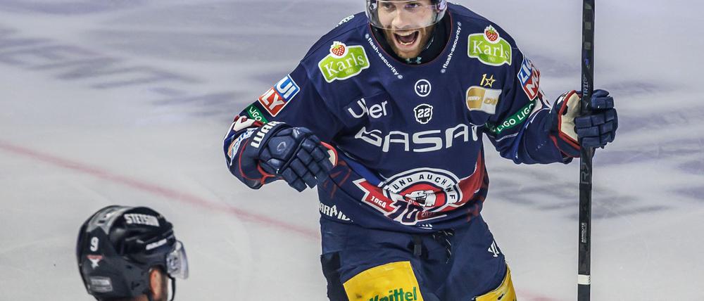 Angreifer Yannick Veilleux erzielte den ersten Treffer der Eisbären Berlin beim Auswärtssieg in Iserlohn.