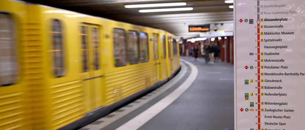 Die BVG nimmt ein Stellwerk neu in Betrieb - die U2 wird auf einem Abschnitt daher für zwei Wochen gesperrt. (Archivbild)