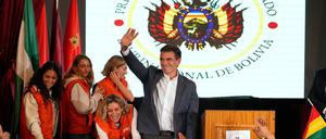  Rodrigo Paz Pereira hielt nach seinem Wahltriumph eine Rede vor Anhängern.
