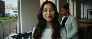 Thuc Chi P. ist Auszubildende zur Kauffrau für Büromanagement bei der Gesobau.