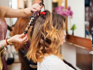 Das Friseurhandwerk ist streng reguliert in Deutschland.