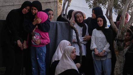 Am Sonntag wurden bei israelischen Luftangriffen Krankenhausangaben zufolge 44 Palästinenser getötet. 