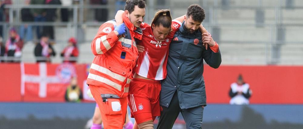 Bayerns Lena Oberdorf zog sich im Spiel gegen Köln einen Kreuzbandriss zu.