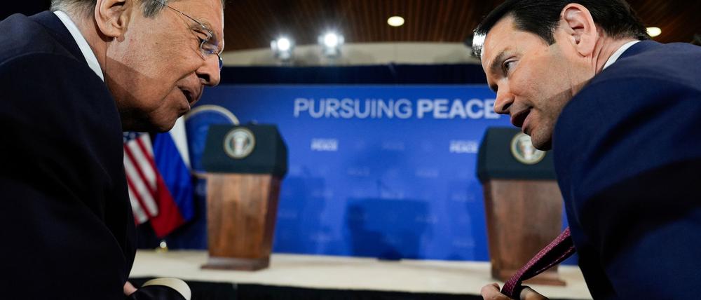 Die Außenminister Russlands und der USA sollen ein Treffen der Präsidenten Putin und Trump vorbereiten. (Archivbild)