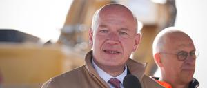 Berlins Regierender Bürgermeister Kai Wegner hält nichts von einer Wehrpflicht oder einem Losverfahren für den Dienst.