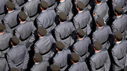 Bundeswehr-Rekruten beim Gelöbnis in Düsseldorf.