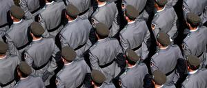 Bundeswehr-Rekruten beim Gelöbnis in Düsseldorf.