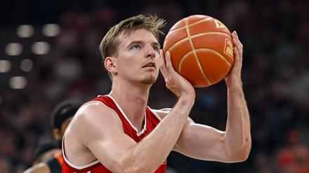 Münchens Aufbauspieler Justus Hollatz fand gegen Braunschweig gut ins Spiel.