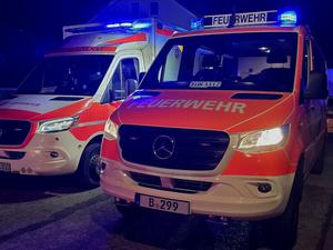 Die Feuerwehr rückte mit vielen Einsatzkräften zur Unglücksstelle aus.