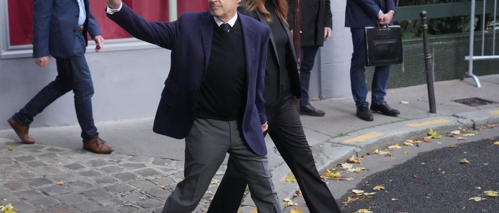 Sarkozy tritt seine Haft an.
