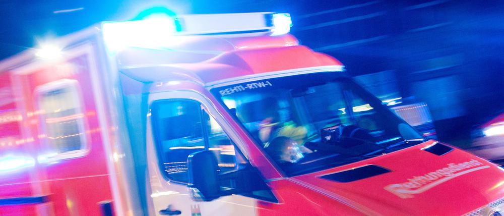 Der 23-Jähriger kam ins Krankenhaus. (Symbolbild)
