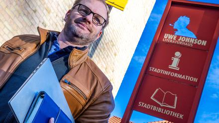Nach Streit um die Ausladung Michel Friedmans trennt sich Klütz vom Leiter des Literaturhauses - der Vertrag von Oliver Hintz soll nicht verlängert werden.