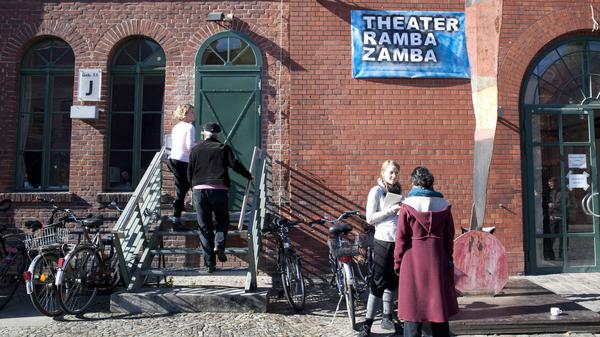 Das Theater Ramba Zamba liegt auf dem Gelände der Kulturbrauerei in Prenzlauer Berg. 