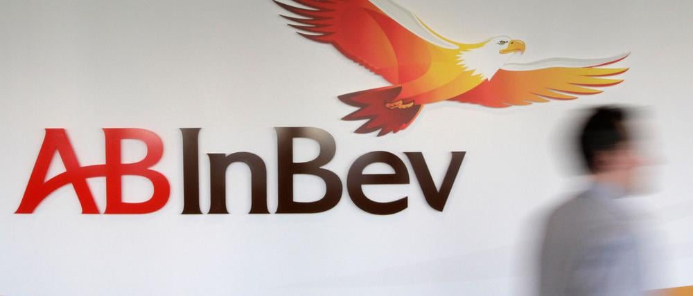 Der weltgrößte Braukonzern AB Inbev bringt sein Lagerbier zurück auf den deutschen Markt. (Archivbild)