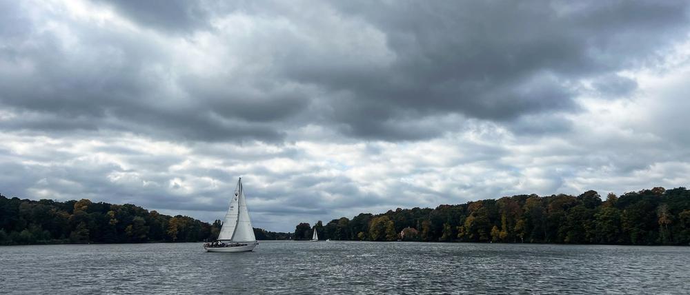 Wolken und Regen bestimmen das Wetter in den kommenden Tagen. (Symbolbild)