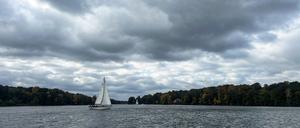 Wolken und Regen bestimmen das Wetter in den kommenden Tagen. (Symbolbild)