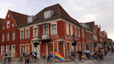 CSD-Fahrraddemo im Holländischen Viertel in Potsdam.