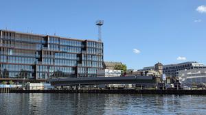 Die Elsenbrücke von der Spree aus gesehen. (Archivbild)
