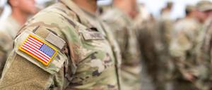 Den in Deutschland stationierten Streitkräften droht ein Gehaltsausfall.